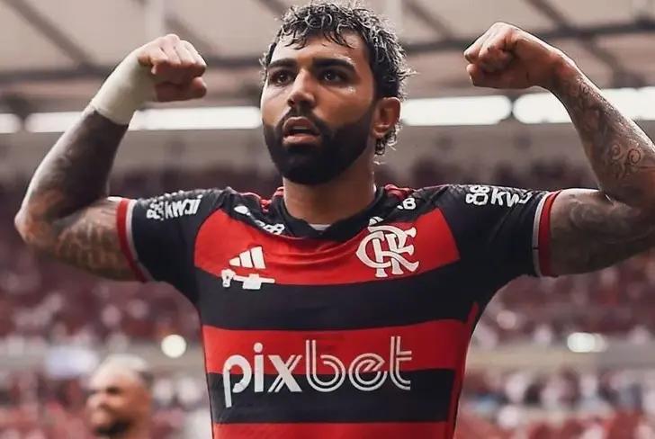 Gabigol com a camisa do Flamengo