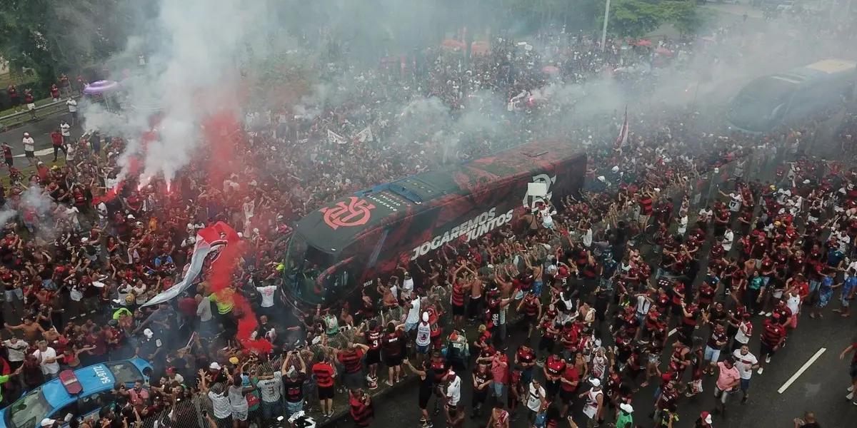 Data marcado pelo retorno de Zico ao Flamengo depois de dois anos no futebol italiano