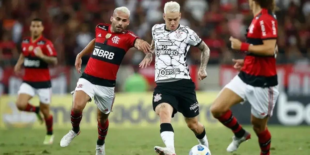 Diante do Corinthians pelo Campeonato Brasileiro a equipe enfrenta um concorrente direto para subir na tabela