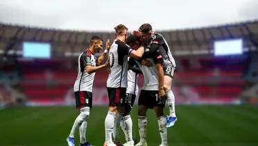 Jogadores do Fulham reunidos