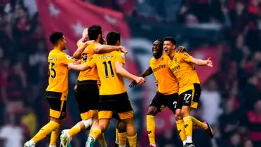 Jogadores do Wolves reunidos