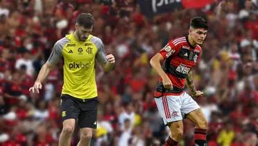 Matías Viña e Ayrton Lucas, jogadores do Flamengo