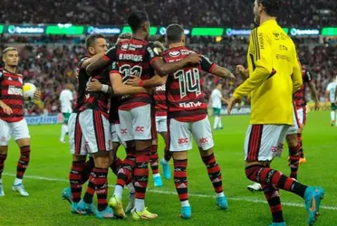 Atacante foi perseguido na vitória diante do Coritiba e jogadores o adotaram para tentar recuperar sua confiança