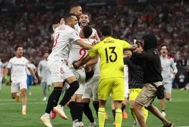 Com curta passagem por equipe da Espanha, ele disse sim ao Flamengo e agora viu seu ex-clube erguer taça.