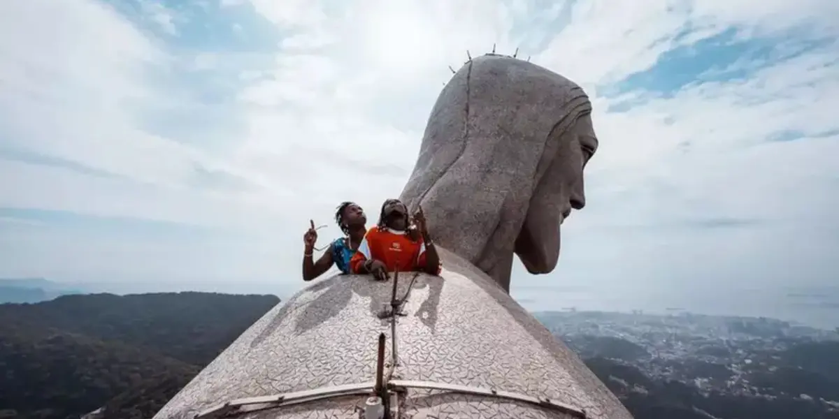 Craque do Real Madrid curte as férias com o companheiro de clube no Rio de Janeiro