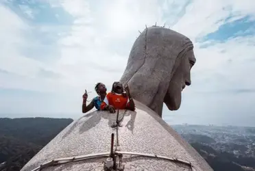 Craque do Real Madrid curte as férias com o companheiro de clube no Rio de Janeiro