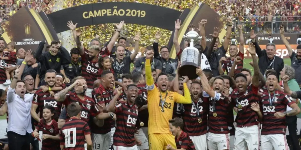 Criticado pela torcida, Rodinei, que deixará o clube no fim do ano, busca seu sexto troféu com a camisa do Flamengo