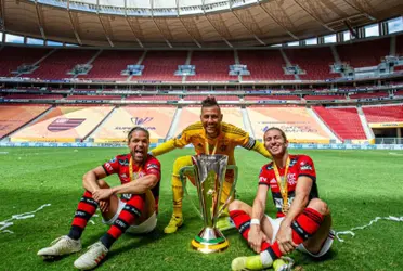 Diego Alves tem proposta para assinar com o Grêmio, mas não sabe se irá assinar com o clube ou se aposentar