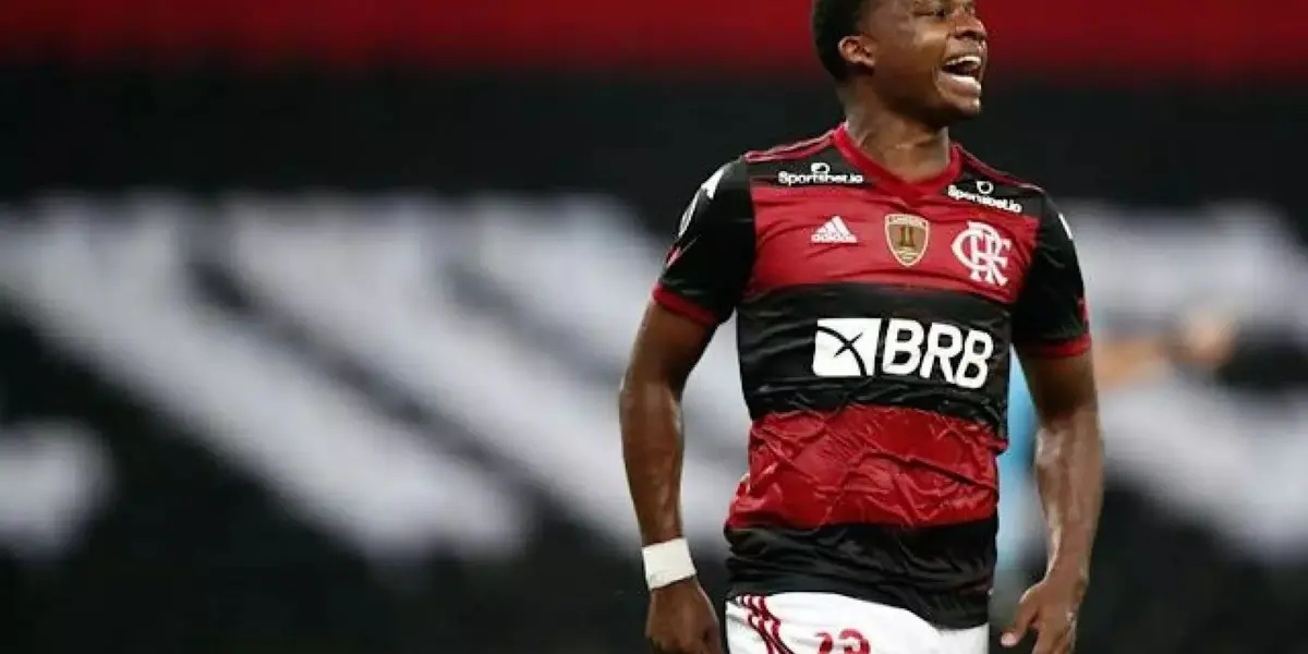 Dois jogadores revelados pelo Flamengo próximos de um rival