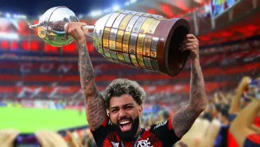 Gabigol com a taça da Copa Libertadores