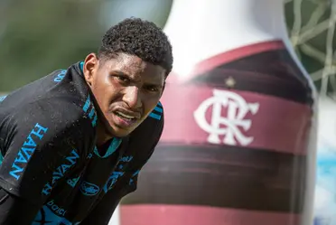 Goleiro do Flamengo é visto na noitada carioca