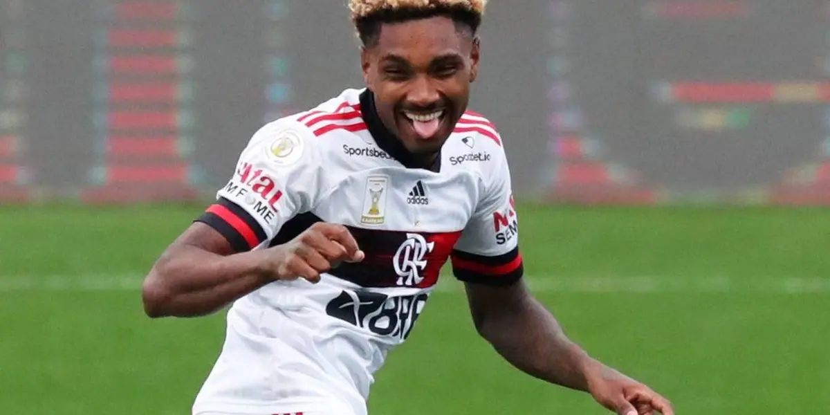 Jogador vive seus últimos momentos com a camisa do Flamengo