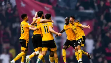 Jogadores do Wolves reunidos