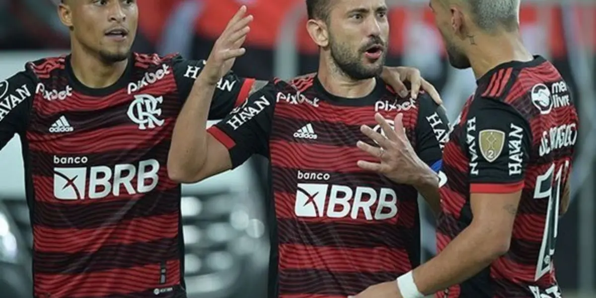 Meia do Flamengo pode conquistar 11º título pelo clube neste sábado (29)