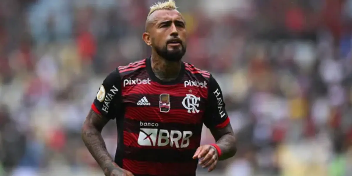 No último jogo do Flamengo, válido pelo Campeonato Carioca, Vidal arremessou suas chuteiras num ato de crítica o técnico