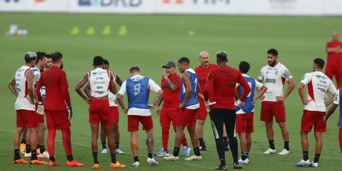 Técnico faz mistério e vai comunicar o time somente pouco antes da partida.