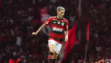 Varela, lateral-direito do Flamengo